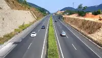 福建第一條8車道的高速公路，長235公里，連接福建沿海所有都市