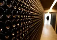 西班牙高檔餐廳被顧客偷走45瓶紅酒，其中1瓶價格高達260萬