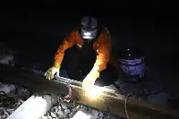 “煙花”在黎明的鐵道線上綻放