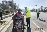 雲南省交警部門深入開展“一盔一帶”安全守護行動