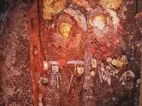 1985年，內蒙修水庫挖出遼公主墓，與親舅舅結婚，自認祖先是黃帝