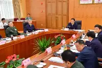 吳英傑主持召開自治區邊防委員會會議