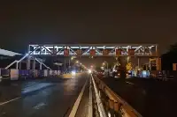 天津捷運9號線小東莊站人行天橋鋼桁梁成功吊裝