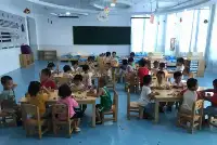 福州幼儿園老師曬學生午餐秒撤回，蘿蔔豆芽大白菜，家長群沸騰了