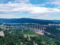 鎮廣高速王通段全線半幅貫通，預計年底全面建成