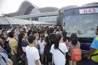 同樣是武漢新城區，市區公交可以開進東西湖，為何不能開進江夏？