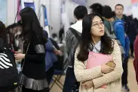 北大碩士的煩惱：在深圳當老師年薪30萬，買不起房子進退兩難