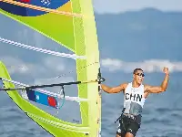 海南帆板選手畢焜斬獲東京奧運銅牌