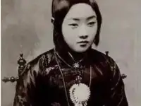 中國第一位現代戲女演員，一生5比特總統迷戀她，死後葬入八寶山