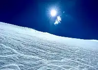探訪冒險王遇難地：翻越五千米雪山，一輛油罐車停留兩年下不去