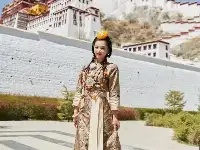 穿藏服的劉濤好美，像是從古代穿越回來的靚女