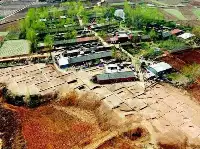 武漢空軍炸山修房，意外炸出褐色土層，專家趕來：底下有大工程