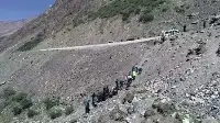 驚險！男子獨自駕車在獨庫公路路段墜崖…