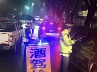 河南三名女子酒後推車回家，律師：有可能被認定為酒駕！